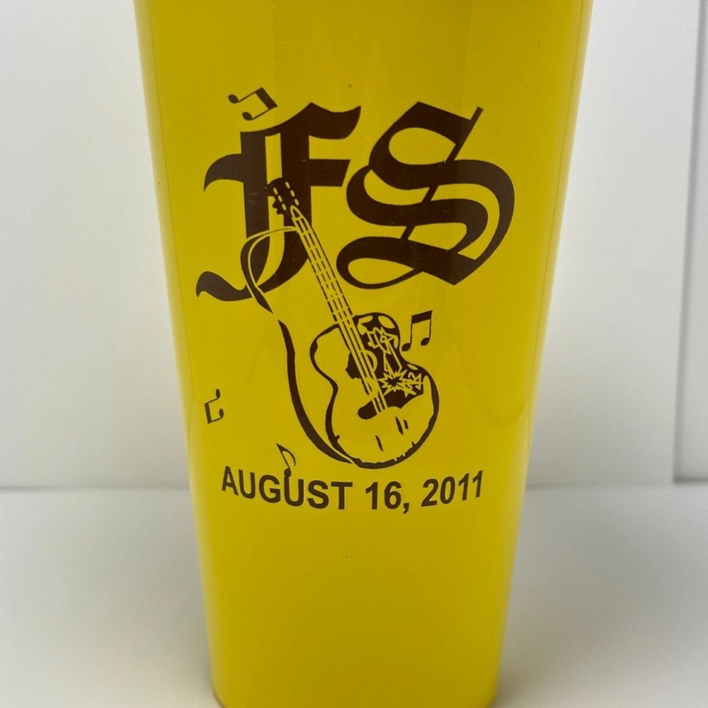 Flying Saucer TCB True Craft Beer Guitar 2011 Yellow Beer Pint Glass UFO Music